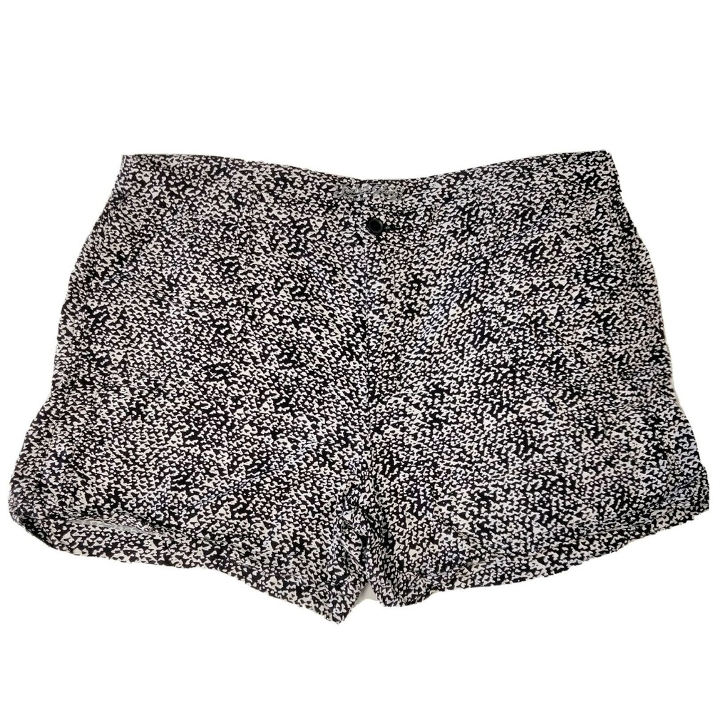 Faded Glory Rayon Shorts Black White Print Size 18 4.5" Inseam Lightweight Cool